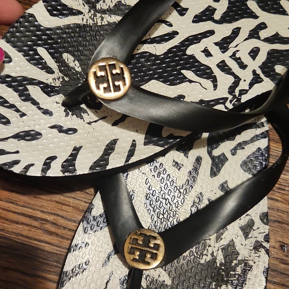 Tory Burch Sandals - Picture 5 of 7